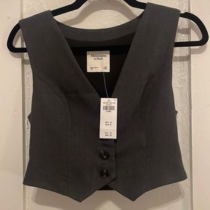 XS Abercrombie & Fitch dark grey herringbone vest **new with tags**